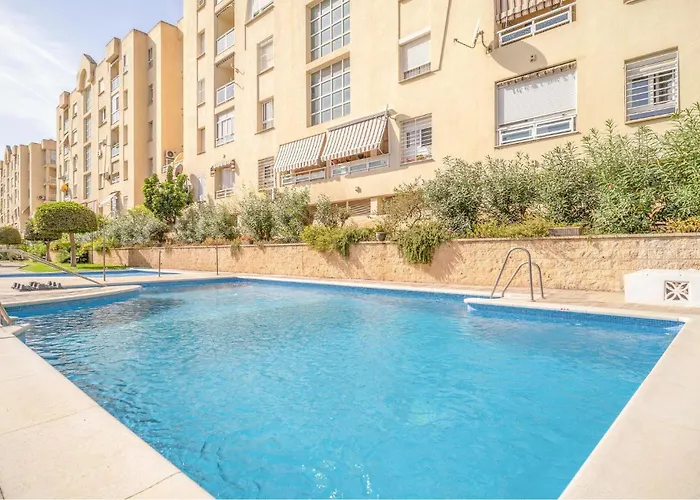 Cozy Apartment With Pool